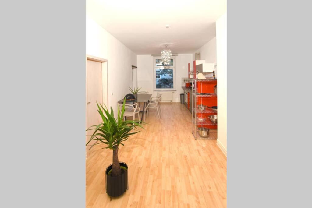 Stylish City Apartment In Zwickau Exteriör bild
